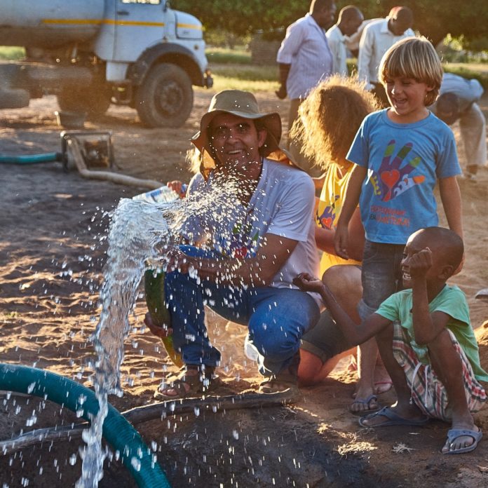 Ilustrar a dificuldade das pessoas na África