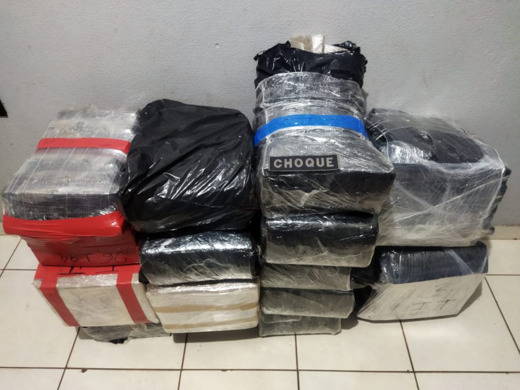 Polícia busca suspeito de homicídio e encontra fardos de maconha na capital 1 Olhar 67 - Polícia busca suspeito de homicídio e encontra fardos de maconha na capital