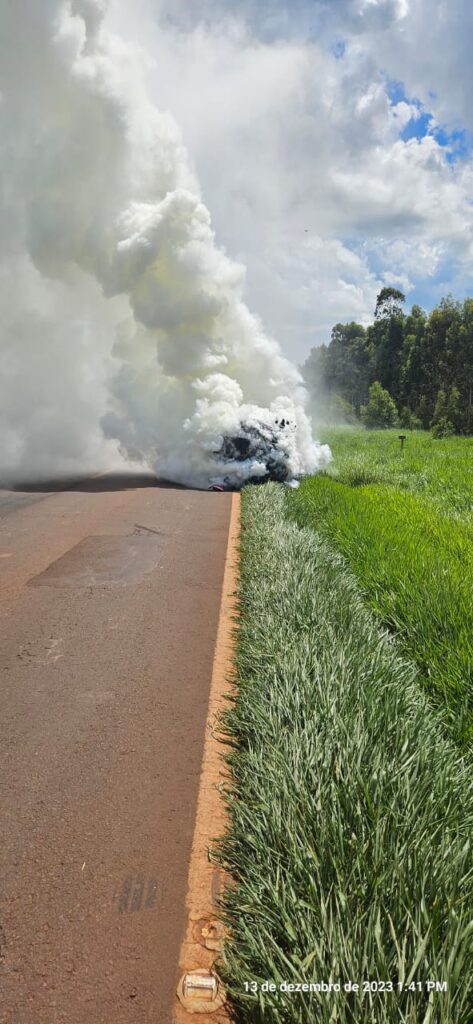 Olhar 67 - Incêndio próximo ao trevo de Antônio João chama atenção na rodovia MS164