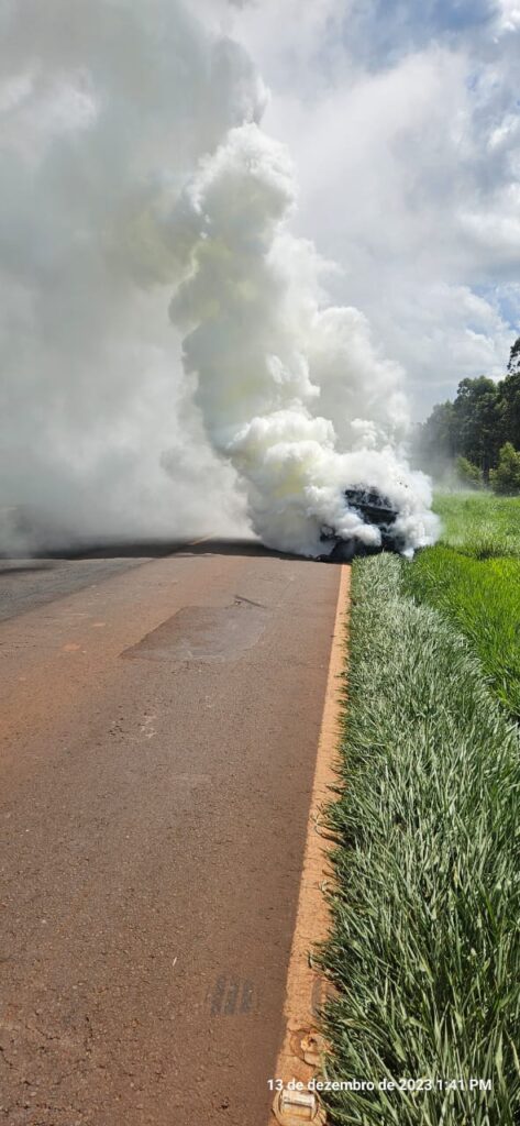 Olhar 67 - Incêndio próximo ao trevo de Antônio João chama atenção na rodovia MS164