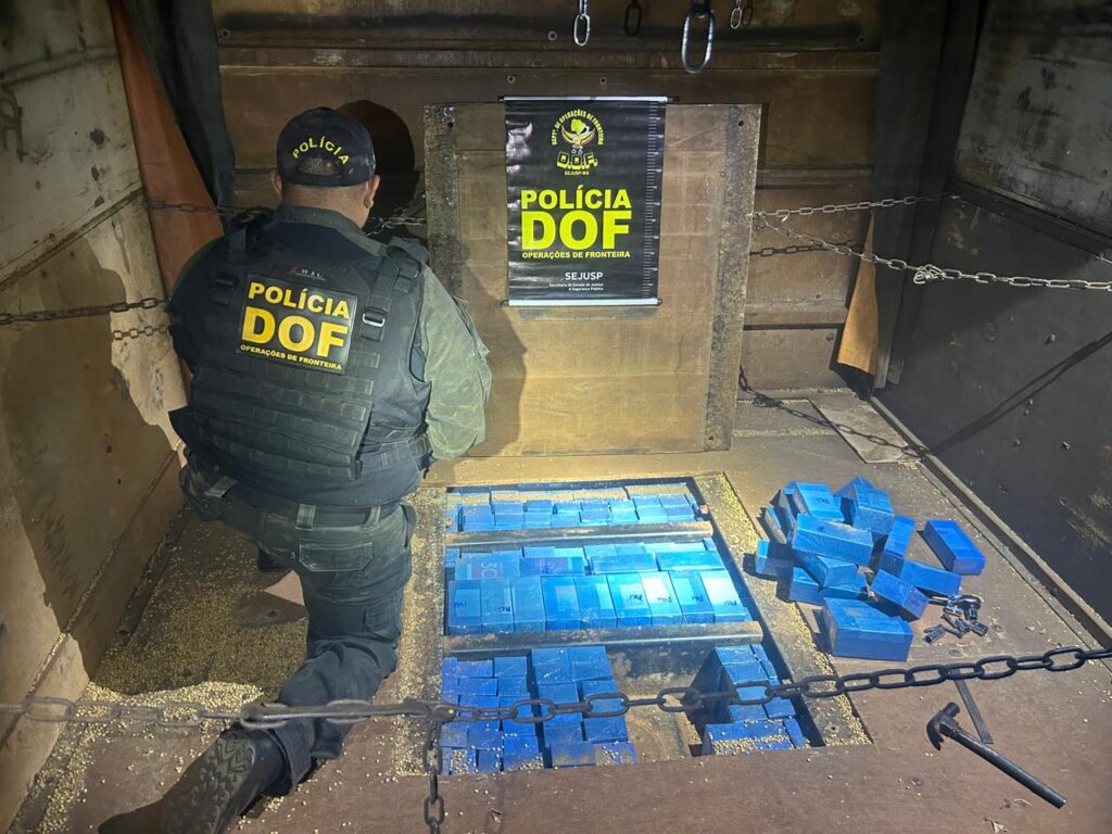 Policiais do DOF apreendem mais de 200 celulares em carreta 2 Olhar 67 - Policiais do DOF apreendem mais de 200 celulares em carreta