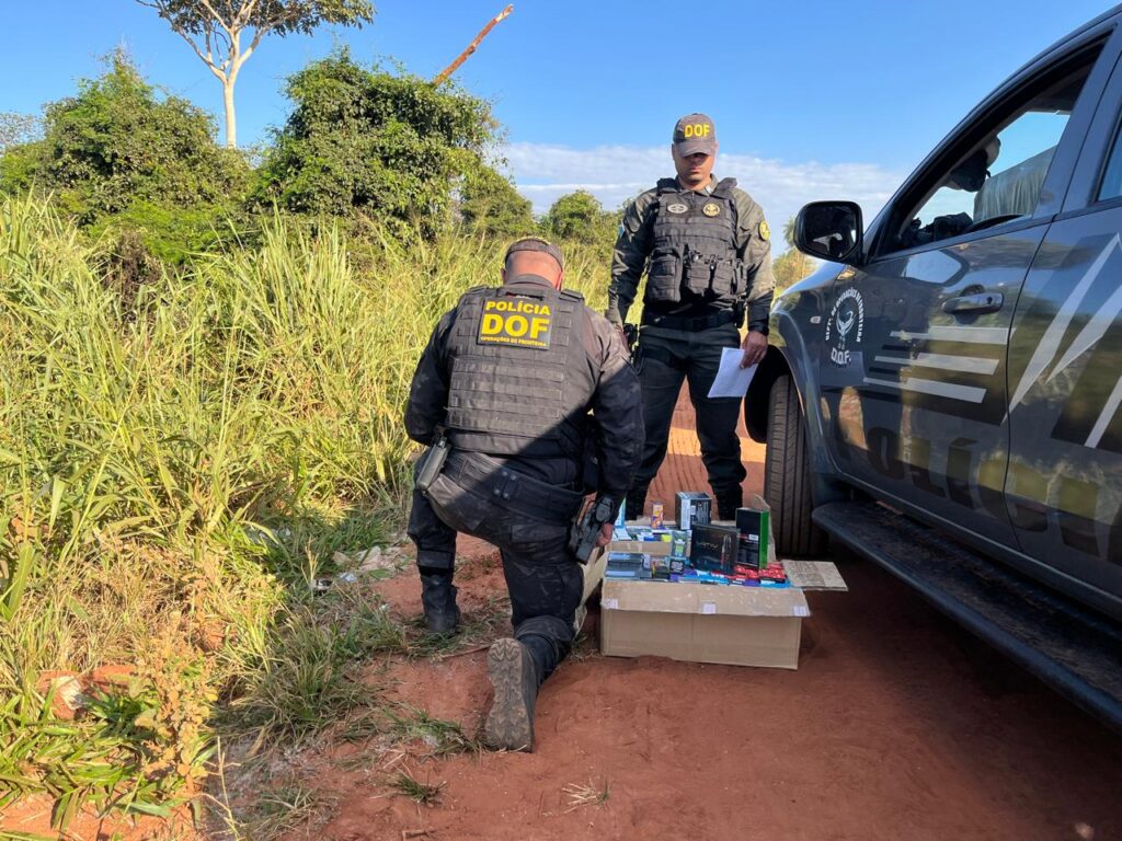 Policiais do DOF apreendem mais de 200 celulares em carreta 1 Olhar 67 - Policiais do DOF apreendem mais de 200 celulares em carreta