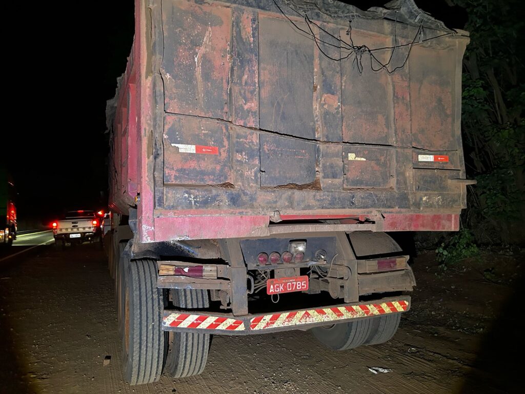 Olhar 67 - Carreta entra na rodovia e provoca colisão com veículo em Campo Grande