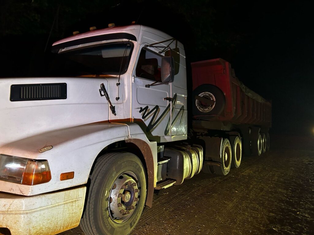Olhar 67 - Carreta entra na rodovia e provoca colisão com veículo em Campo Grande