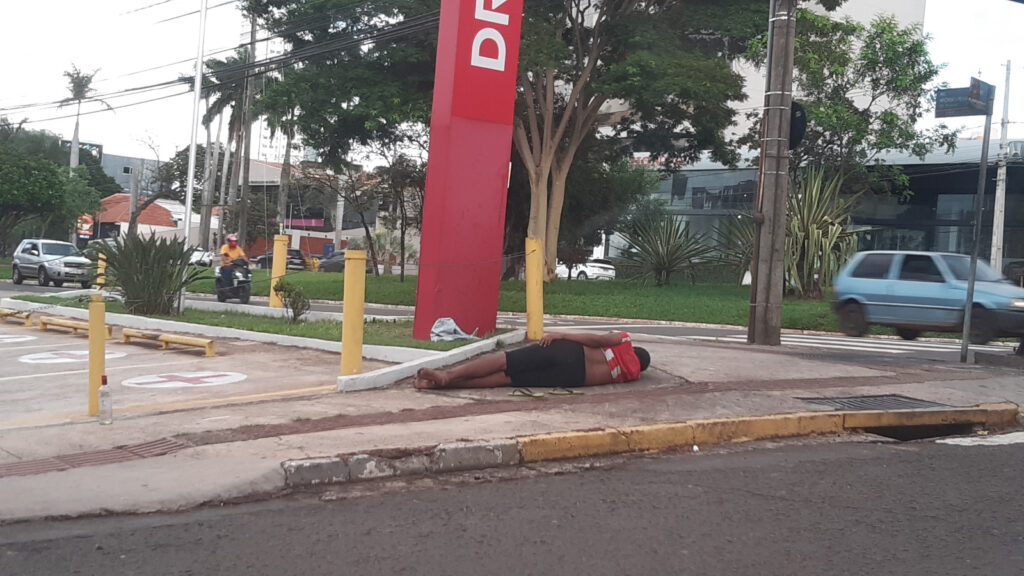 Olhar 67 - Brasil registra salto alarmante no número de moradores de rua durante governo Lula