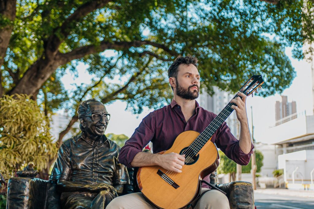 Olhar 67 - Trio Opus Vivare grava clipe de música clássica com cantoras inspirado na Avenida Afonso Pena