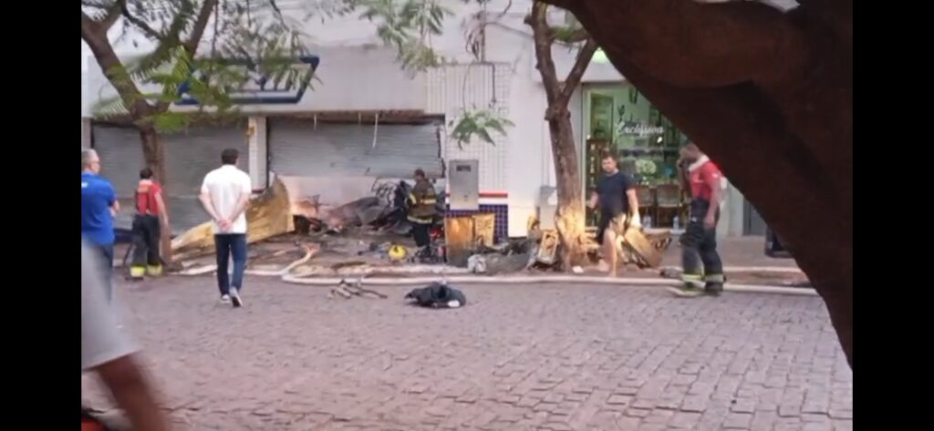 Olhar 67 - Incêndio destrói loja da Gazin em Corumbá