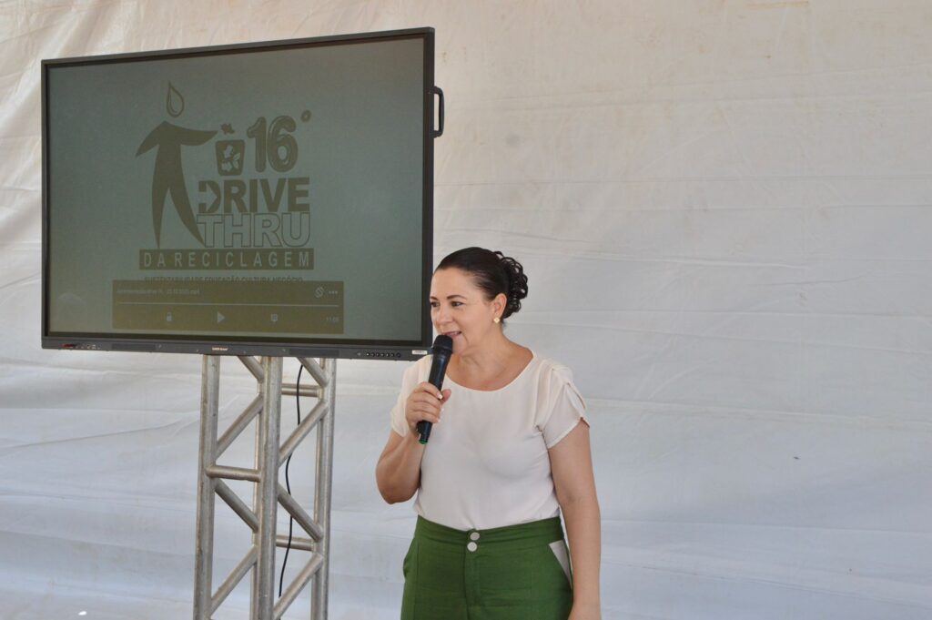 Olhar 67 - Drive-Thru da Reciclagem transforma ações sustentáveis em aprendizado e novas oportunidades
