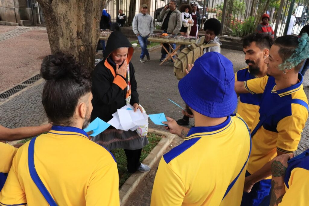 Olhar 67 - Intervenção urbana reúne dança e público no centro da cidade