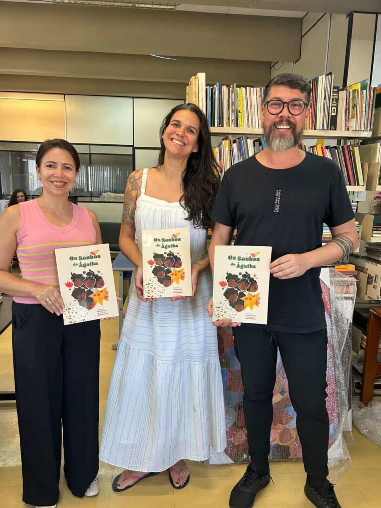 Olhar 67 - Exemplares de 'Os Sonhos de Ágatha' chegam ao Governo do Estado e ampliam o direito de sonhar na infância