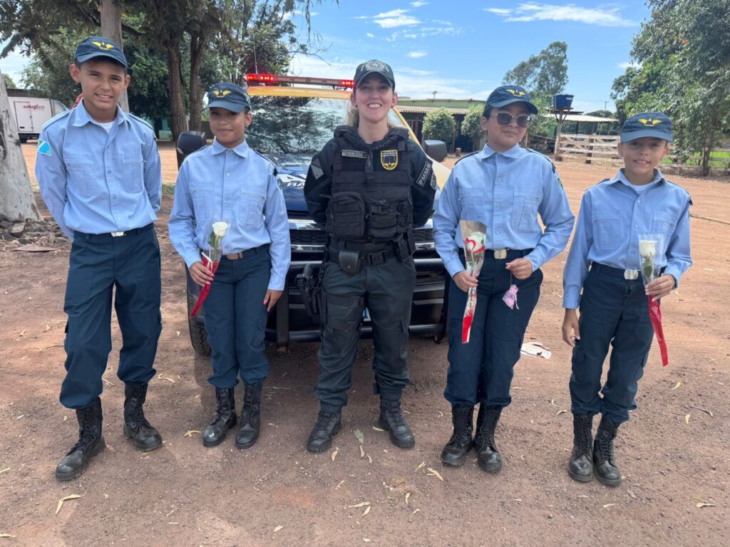 Olhar 67 - BPMRv realiza blitz educativa na MS-040 com alunos do CEMATRAN em homenagem ao Dia da Mulher