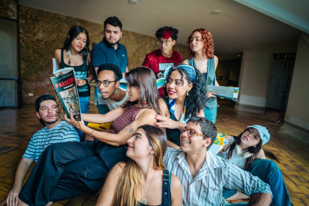 Olhar 67 - Festival da Juventude transforma UFMS em espaço de criação com oficinas de literatura, cinema, tecnologia e slam