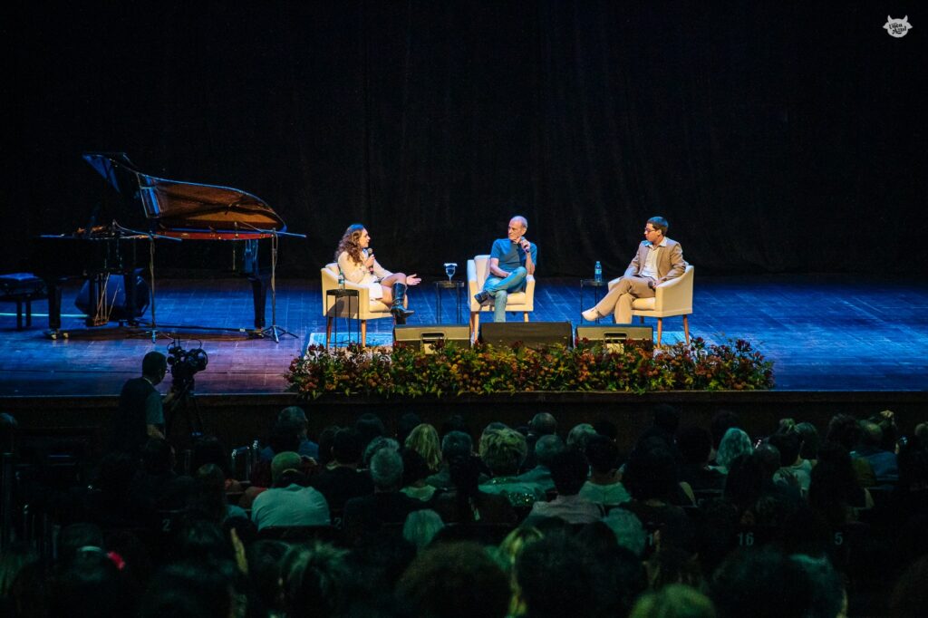 Olhar 67 - Ney Matogrosso abre Festival da Juventude com palestra-show e recebe título honoris causa da UFMS