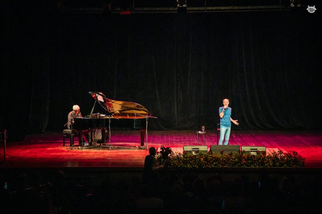 Olhar 67 - Ney Matogrosso abre Festival da Juventude com palestra-show e recebe título honoris causa da UFMS