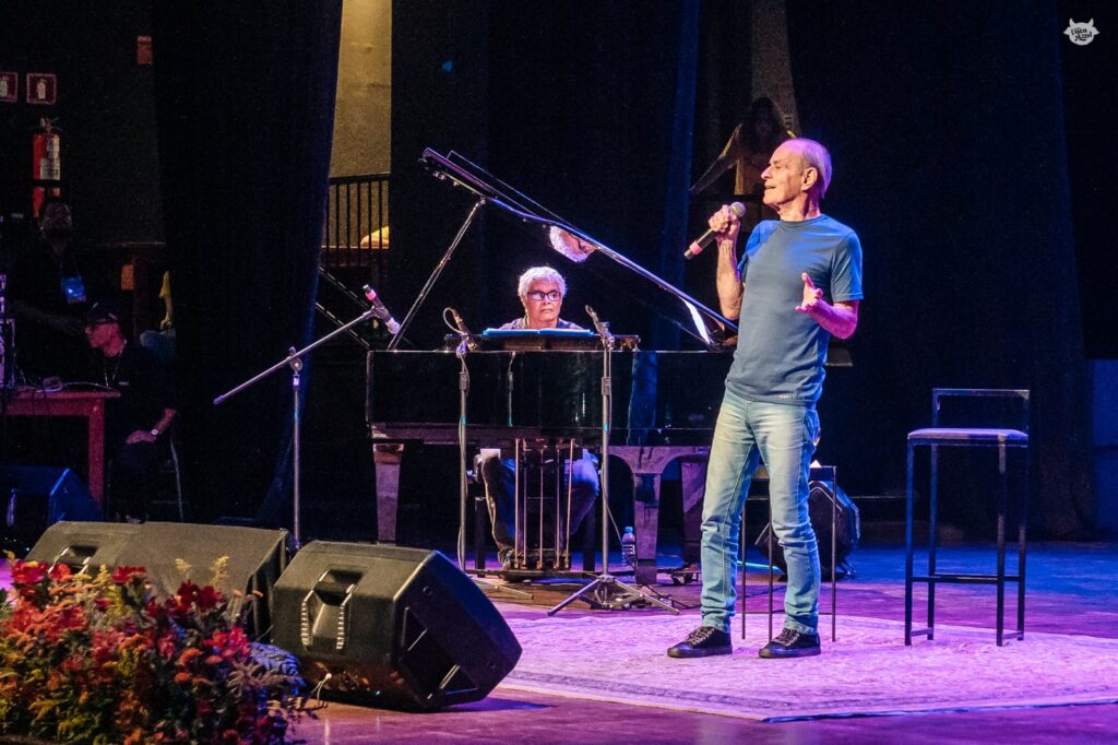 Olhar 67 - Ney Matogrosso abre Festival da Juventude com palestra-show e recebe título honoris causa da UFMS