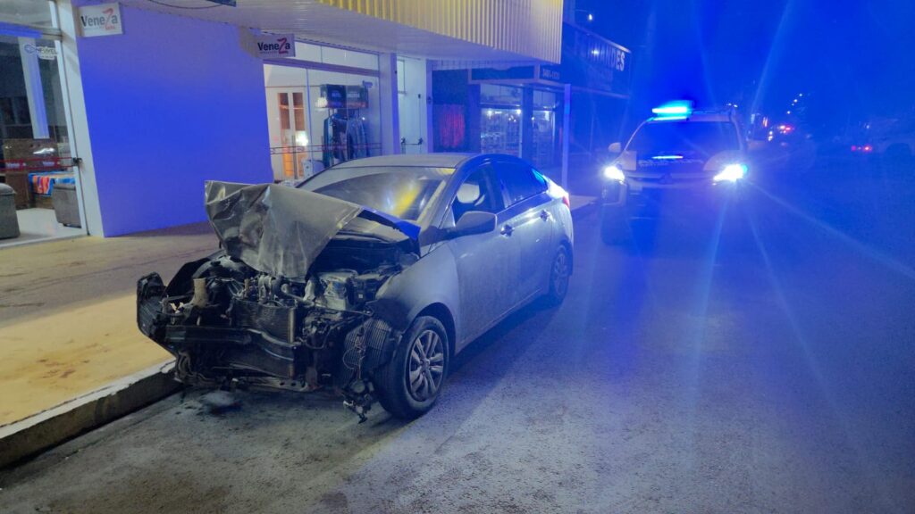 Olhar 67 - Fuga termina em colisão, loja invadida e prisão com 203 quilos de droga em Amambai