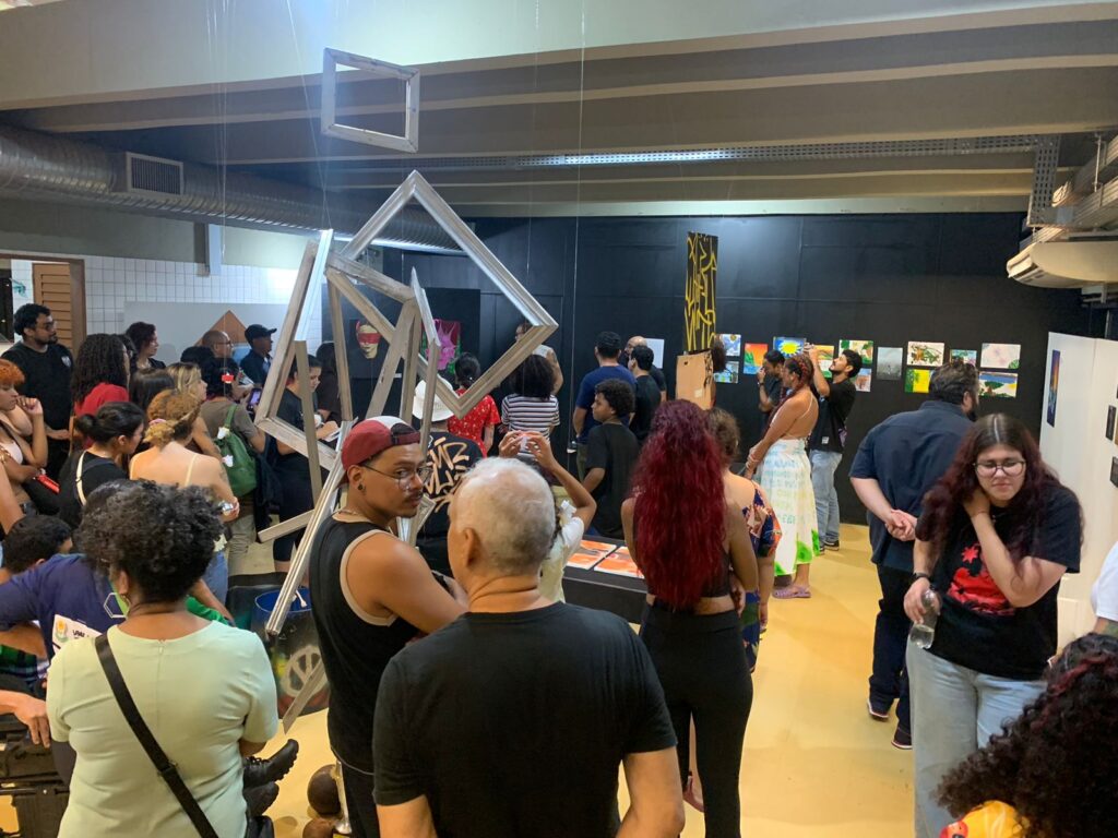 Coletivo Enegrecer mantém exposição aberta até 30 de junho na Fundação de Cultura de Mato Grosso do Sul 2 Olhar 67 - Coletivo Enegrecer mantém exposição aberta até 30 de junho na Fundação de Cultura de Mato Grosso do Sul